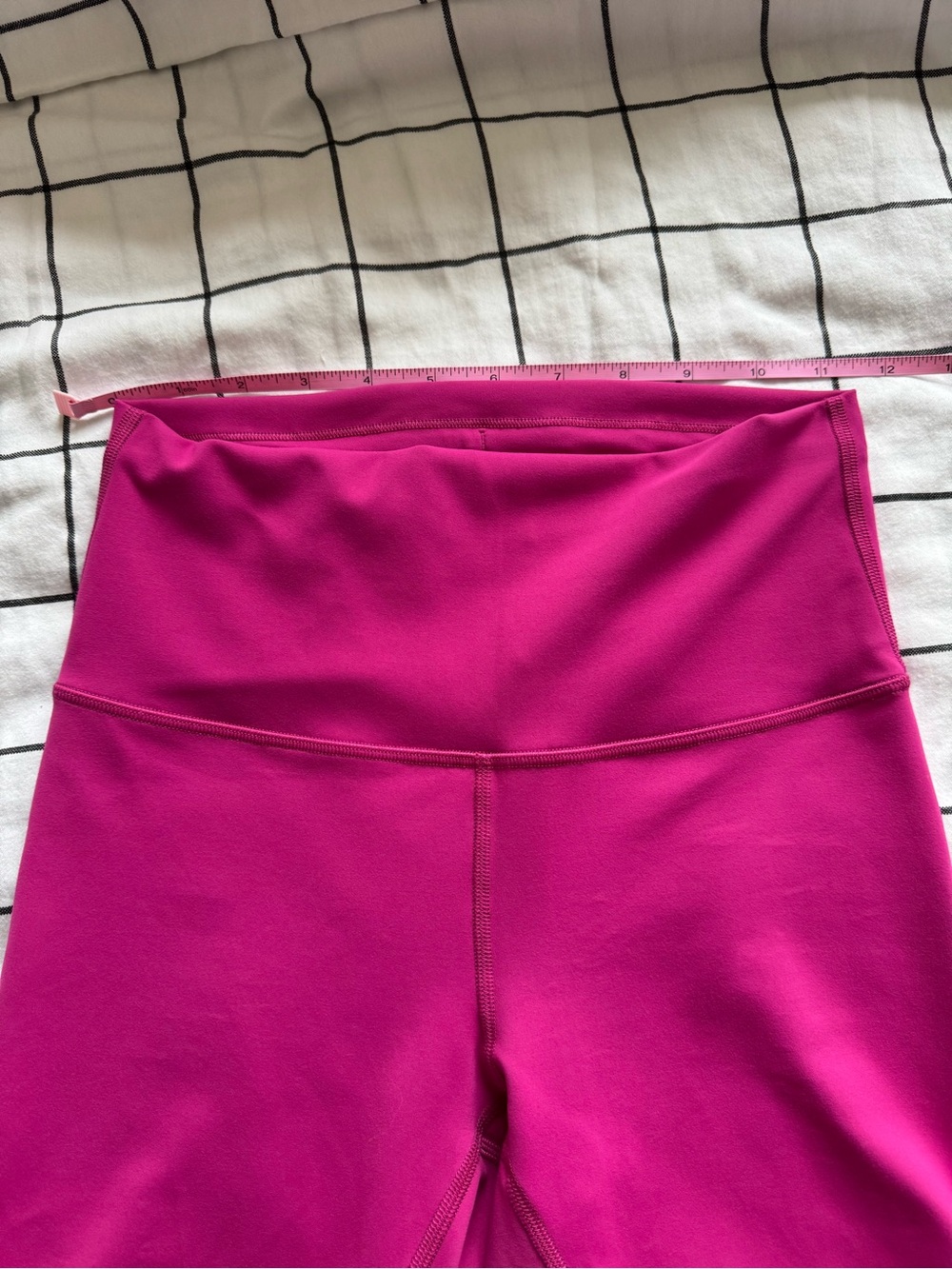 Lululemon Wunder Train High Rise Short 8" Size 6 Ripened Raspberry - Picture 9 of 12